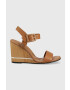 Tommy Hilfiger Сандали HARDWARE WEDGE SANDAL в кафяво със скосена платформа FW0FW07074 - Pepit.bg