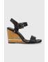 Tommy Hilfiger Сандали HARDWARE WEDGE SANDAL в черно със скосена платформа FW0FW07074 - Pepit.bg