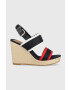 Tommy Hilfiger Сандали RWB FEMININE WEDGE в тъмносиньо със скосена платформа - Pepit.bg