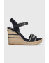 Tommy Hilfiger Сандали SEASONAL WEBBING WEDGE в тъмносиньо с платформа FW0FW07088 - Pepit.bg