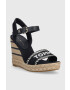 Tommy Hilfiger Сандали SEASONAL WEBBING WEDGE в тъмносиньо с платформа FW0FW07088 - Pepit.bg