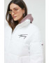 Tommy Jeans Яке в бяло със зимна изолация с уголемена кройка - Pepit.bg