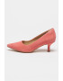 Clarks Кожени обувки Violette55 с остър връх - Pepit.bg