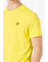 Lyle & Scott Тениска с овално деколте и апликация - Pepit.bg