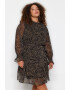 Trendyol Къса рокля Plus Size - Pepit.bg
