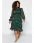 Trendyol Рокля Plus Size с принт - Pepit.bg
