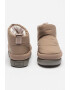 UGG Непромокаеми боти Maxi Mini Boots с капитониран дизайн - Pepit.bg