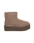 UGG Велурени непромокаеми боти Classic Mini с равна платформа - Pepit.bg