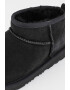 UGG Велурени ботуши Classic Ultra Mini - Pepit.bg