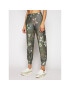 Desigual Текстилни панталони Cropped Camo 21SOPK02 Зелен Regular Fit - Pepit.bg