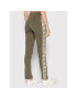 Guess Долнище анцуг V2RB26 KA3P1 Зелен Regular Fit - Pepit.bg