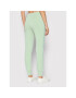 Guess Долнище анцуг V2RB02 K7UW2 Зелен Regular Fit - Pepit.bg