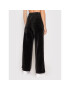 Puma Долнище анцуг Her Velour 589526 Черен Relaxed Fit - Pepit.bg