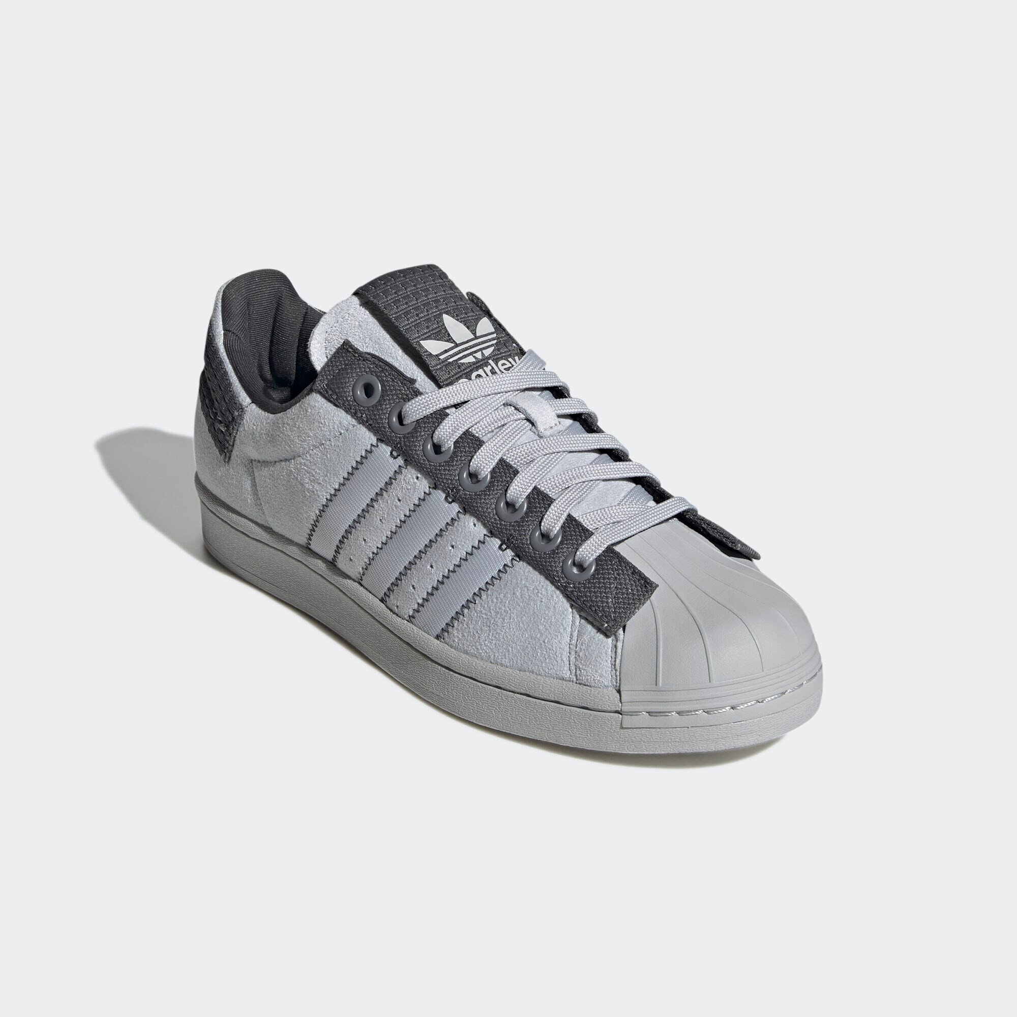 ADIDAS ORIGINALS Ниски маратонки 'SUPERSTAR PARLEY' мока / светлосиво - Pepit.bg