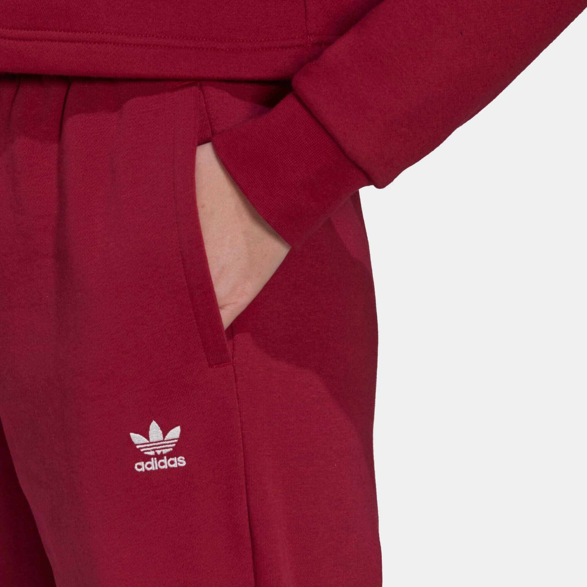 ADIDAS ORIGINALS Панталон 'Adicolor Essentials Fleece' черешово червено / бяло - Pepit.bg