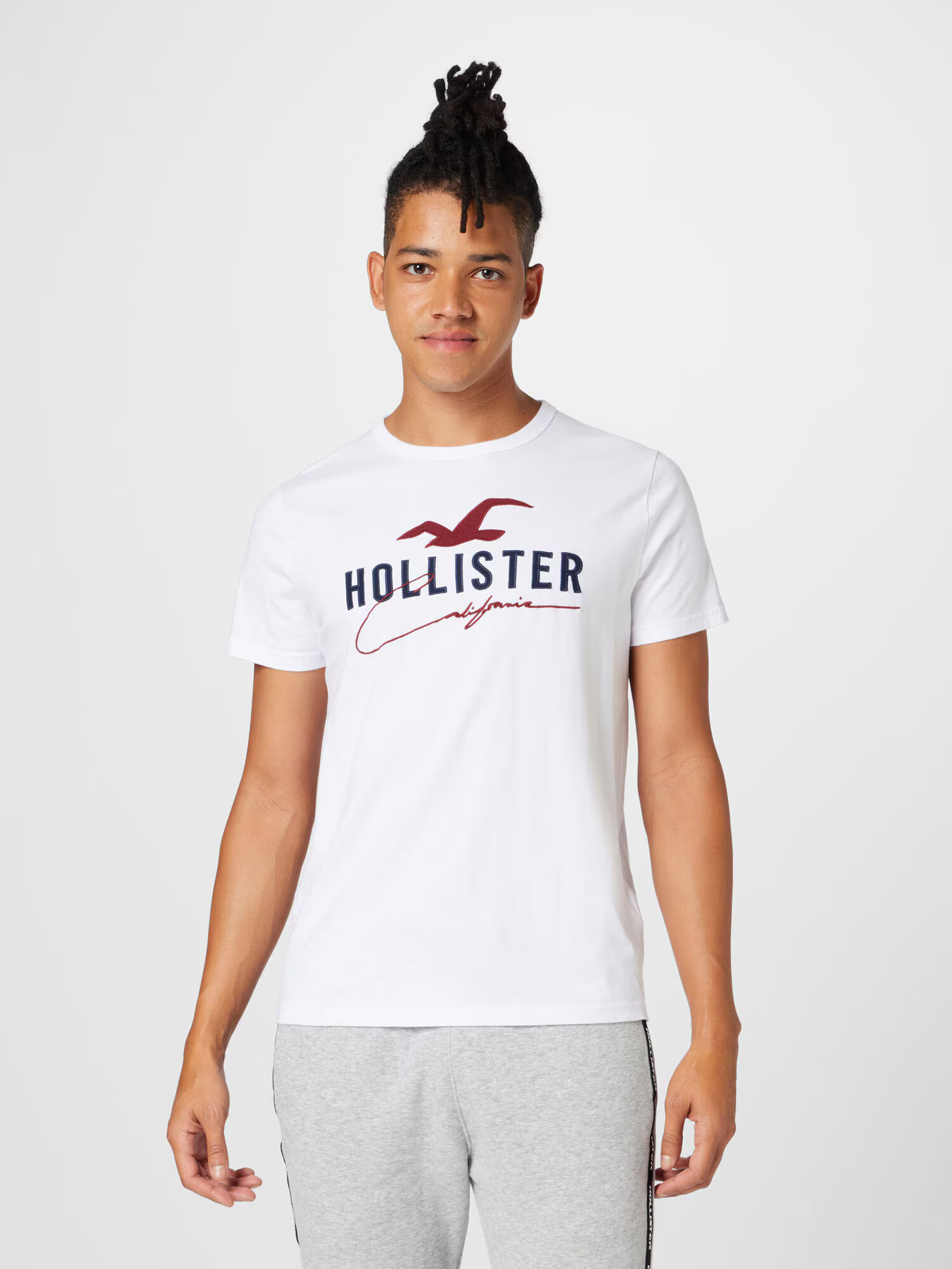 HOLLISTER Тениска черешово червено / черно / бяло - Pepit.bg