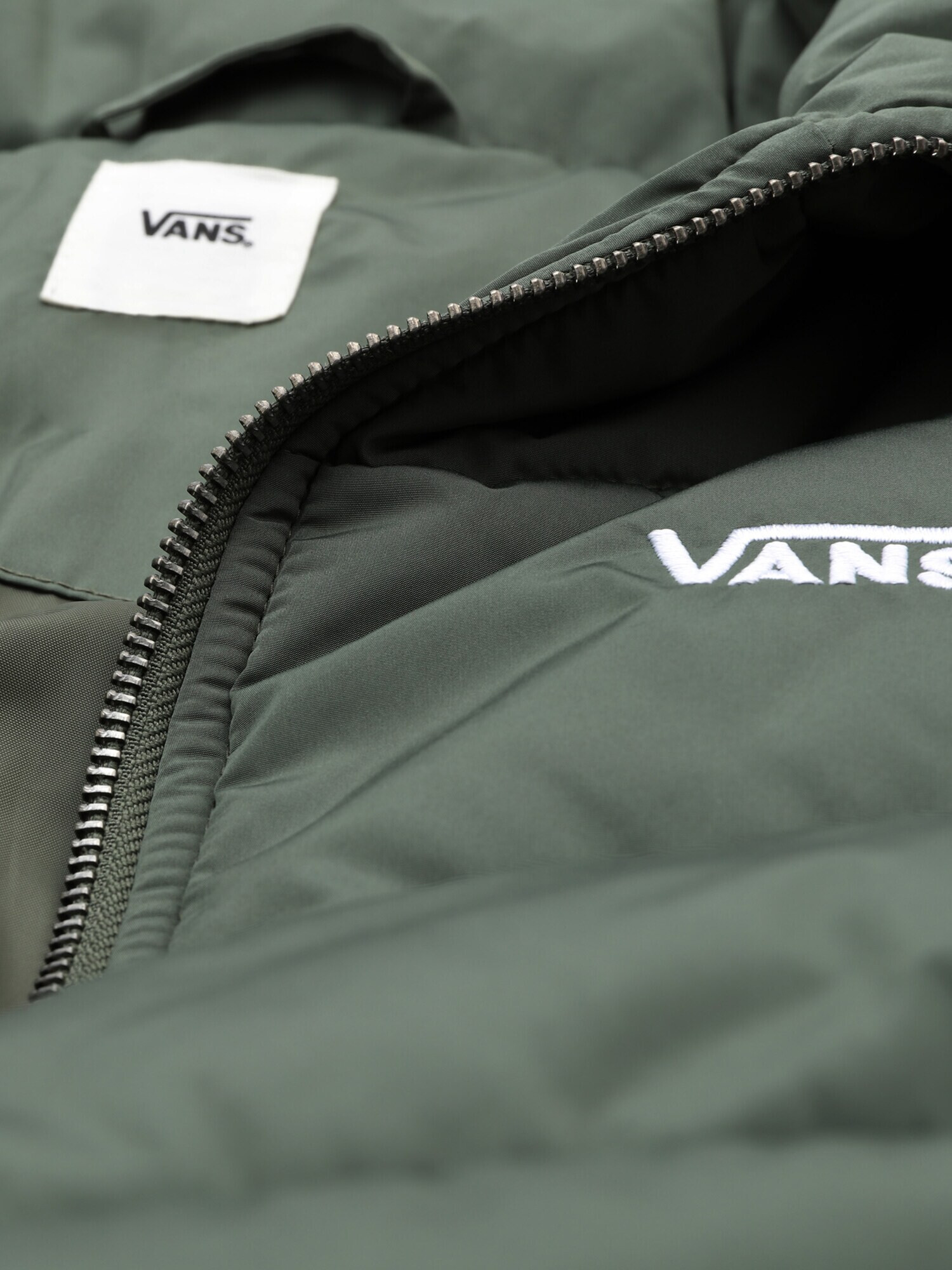 VANS Зимно яке 'Foundry WM FOUNDRY V PUFFER MTE' тъмнозелено - Pepit.bg