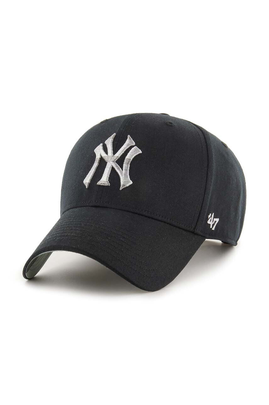 47brand Памучна шапка с козирка MLB New York Yankees в черно с апликация - Pepit.bg