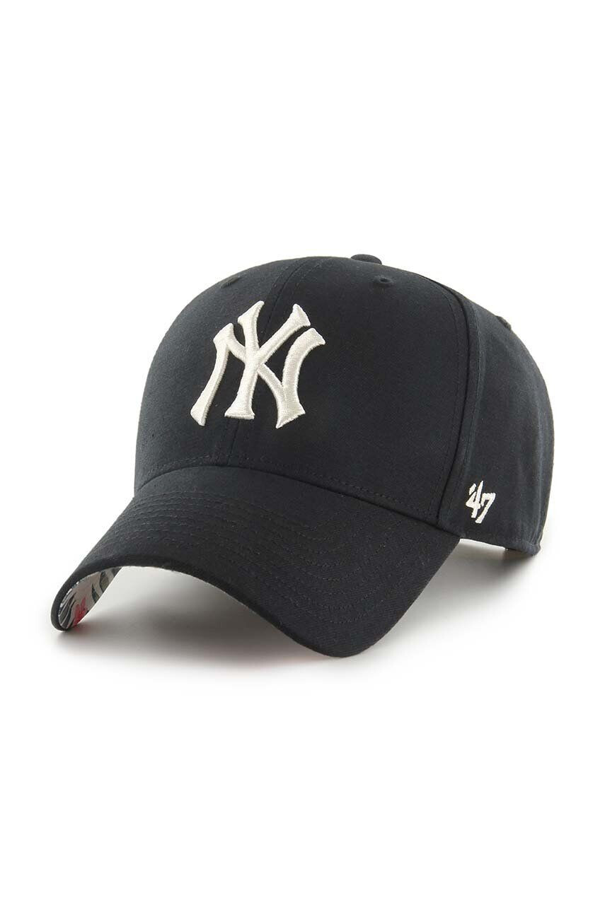 47brand Памучна шапка с козирка MLB New York Yankees в черно с апликация - Pepit.bg