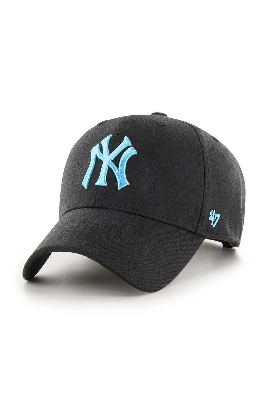 47brand Памучна шапка с козирка MLB New York Yankees в черно с апликация - Pepit.bg