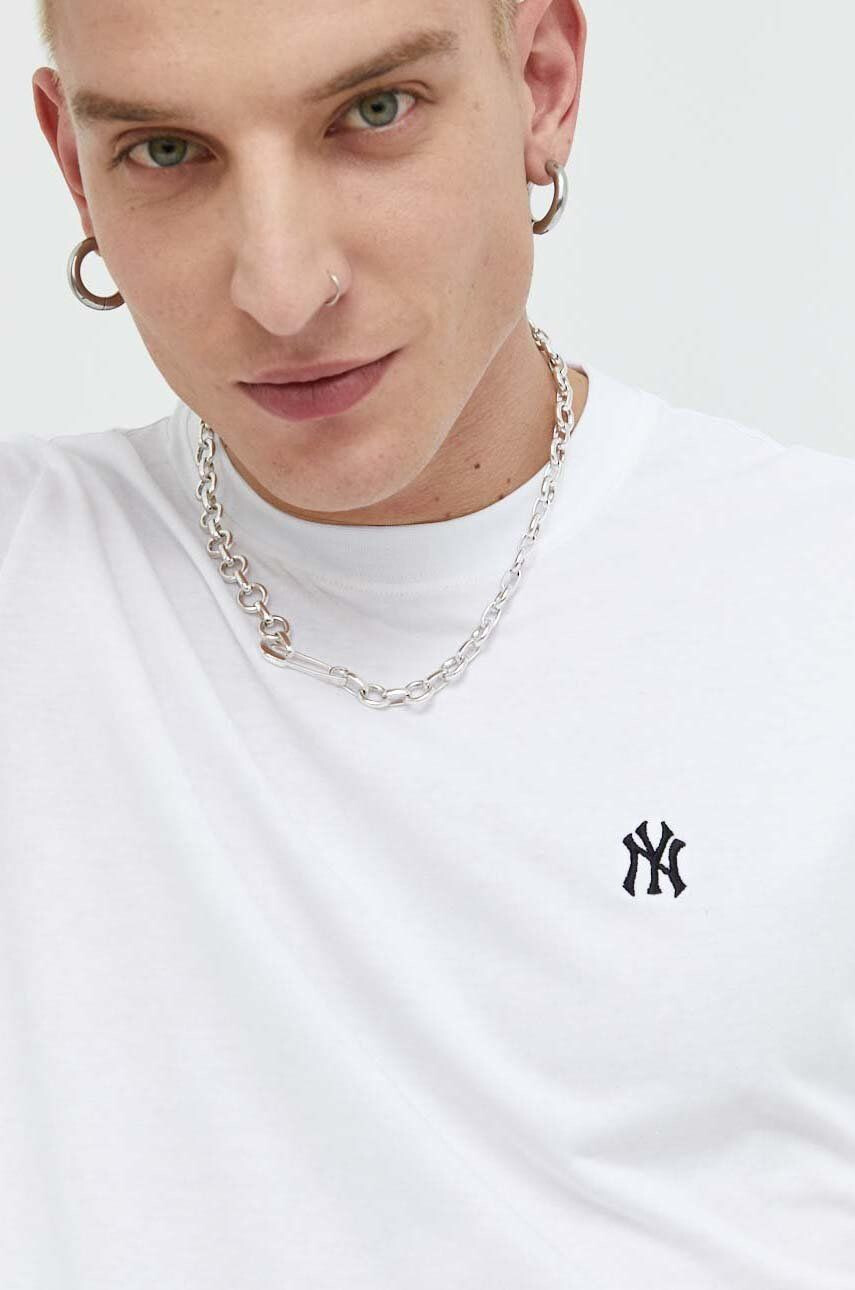 47brand Памучна тениска Mlb New York Yankees в бяло с апликация - Pepit.bg