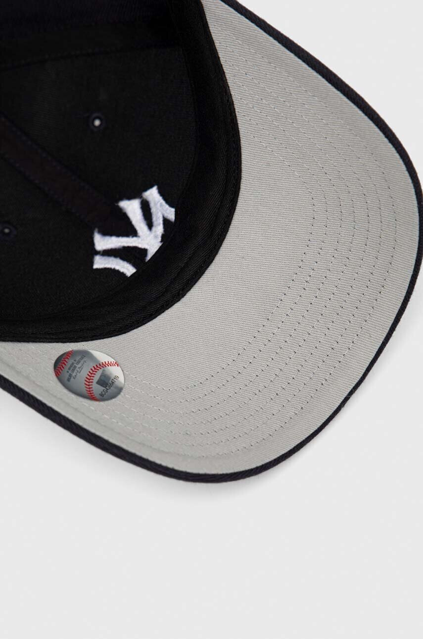 47brand Шапка MLB New York Yankees в черно с апликация 0 - Pepit.bg