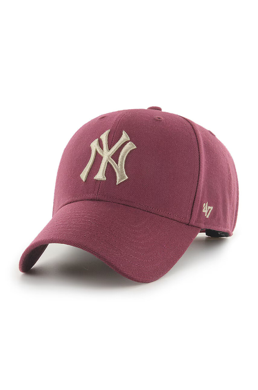 47brand Шапка MLB New York Yankees в лилаво с апликация - Pepit.bg