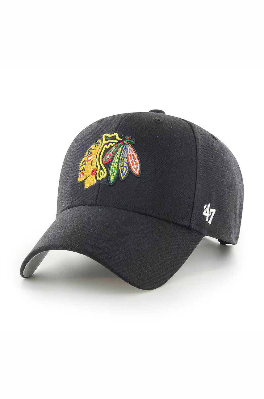 47brand Шапка Chicago Blackhawks в черно с апликация - Pepit.bg