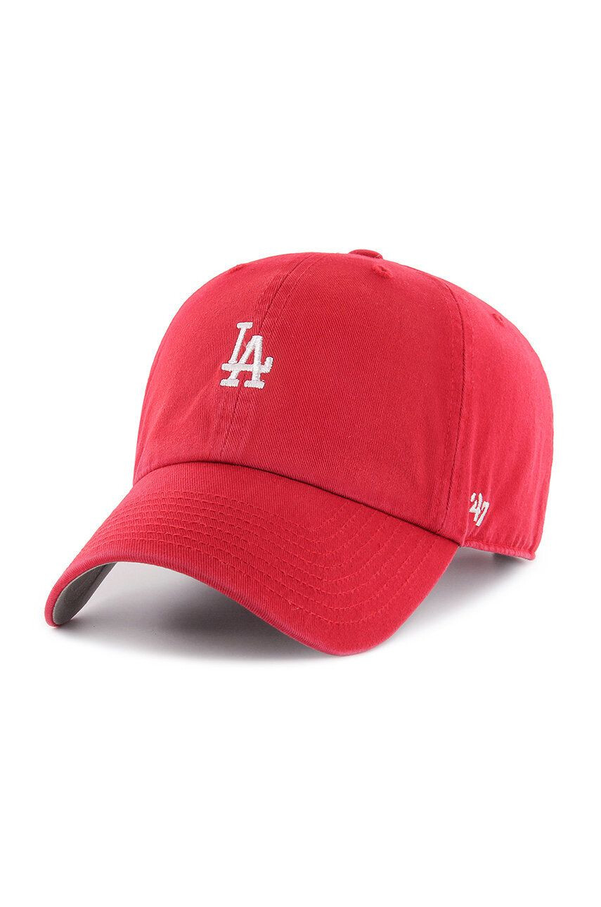 47brand Шапка Los Angeles Dodgers в червено с апликация - Pepit.bg