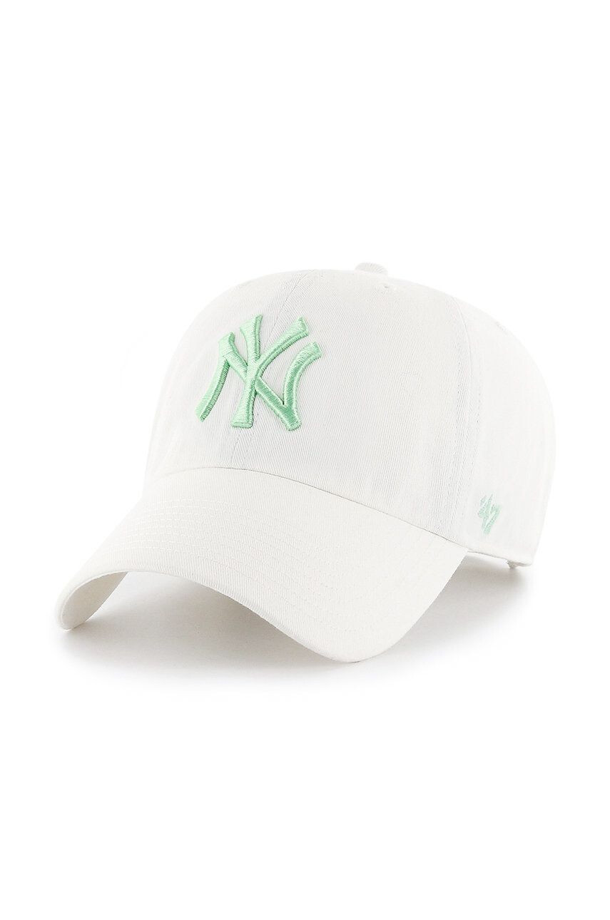 47brand Шапка New York Yankees в бяло с апликация - Pepit.bg