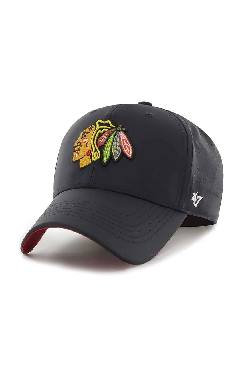 47brand Шапка с козирка Nhl Chicago Blackhawks в черно с апликация - Pepit.bg