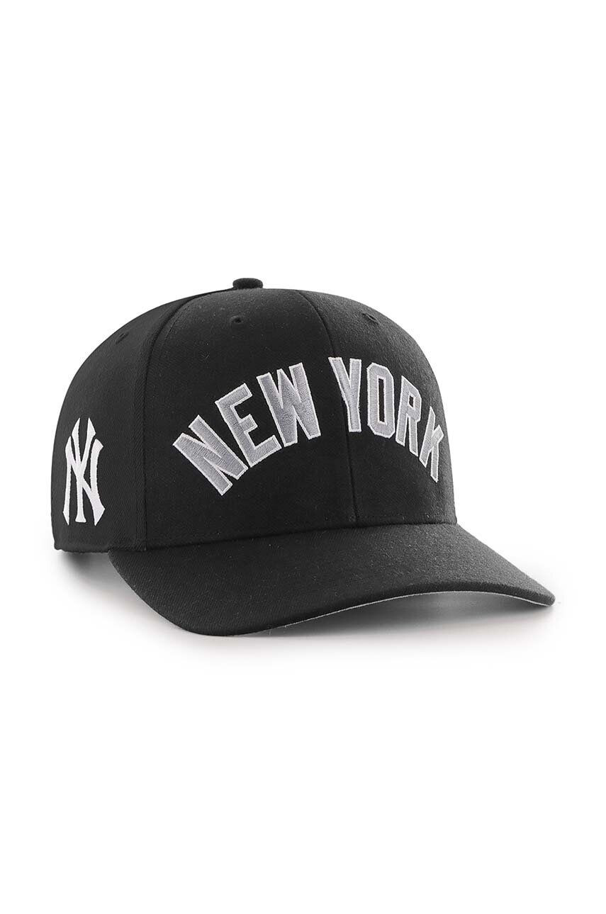 47brand Шапка с козирка с вълна MLB New York Yankees в черно с апликация - Pepit.bg