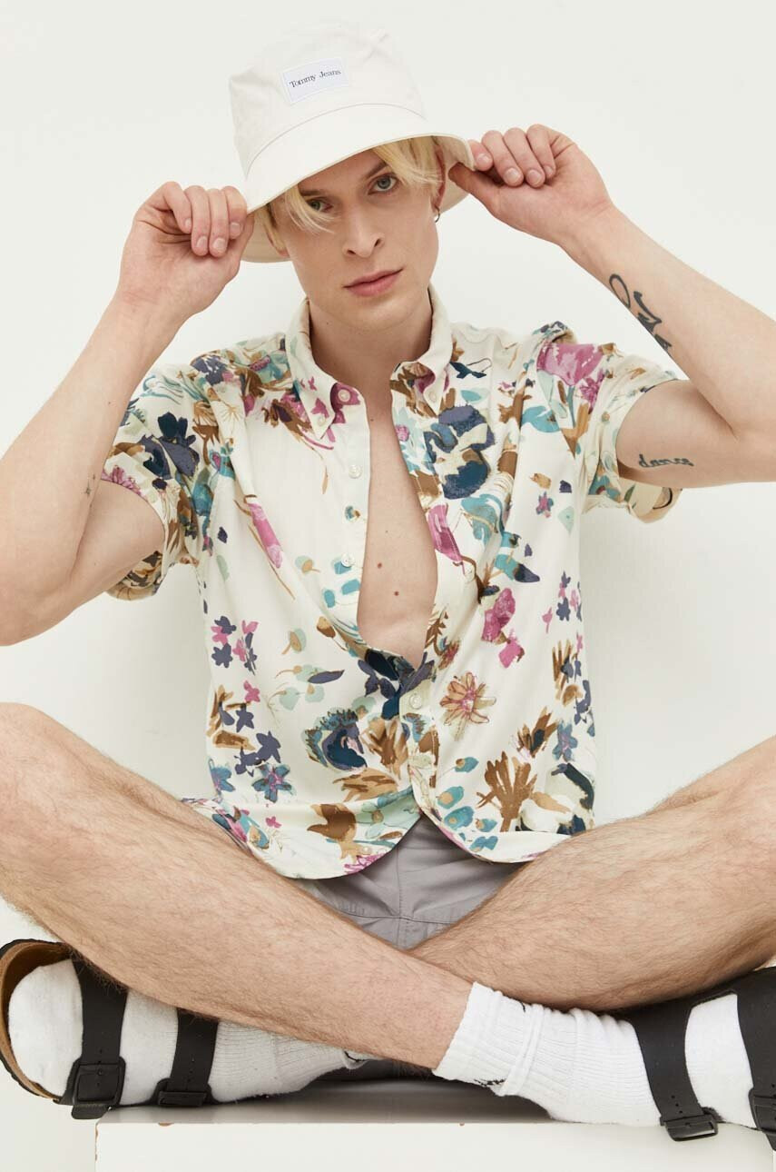 Abercrombie & Fitch Къс панталон в сиво - Pepit.bg