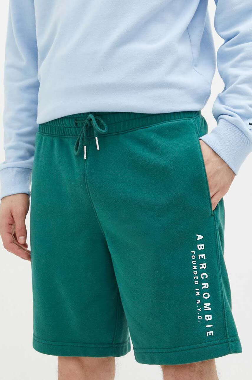 Abercrombie & Fitch Къс панталон в зелено - Pepit.bg