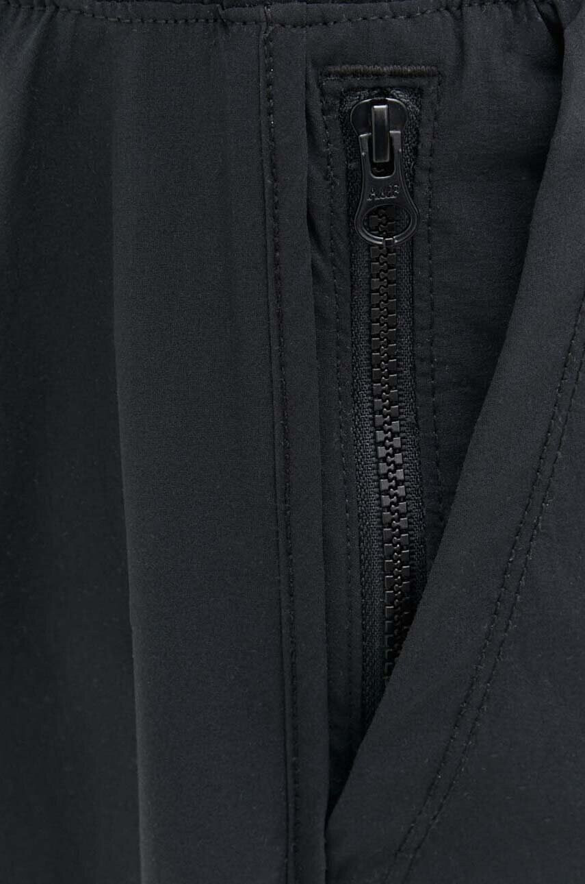 Abercrombie & Fitch Къс панталон в черно - Pepit.bg