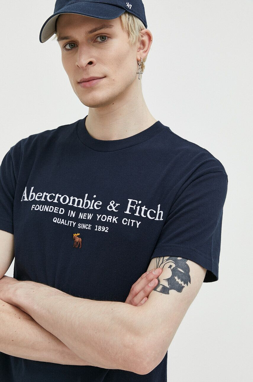 Abercrombie & Fitch Памучна тениска в синьо с изчистен дизайн - Pepit.bg