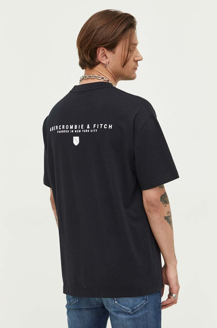 Abercrombie & Fitch Памучна тениска в черно с принт - Pepit.bg