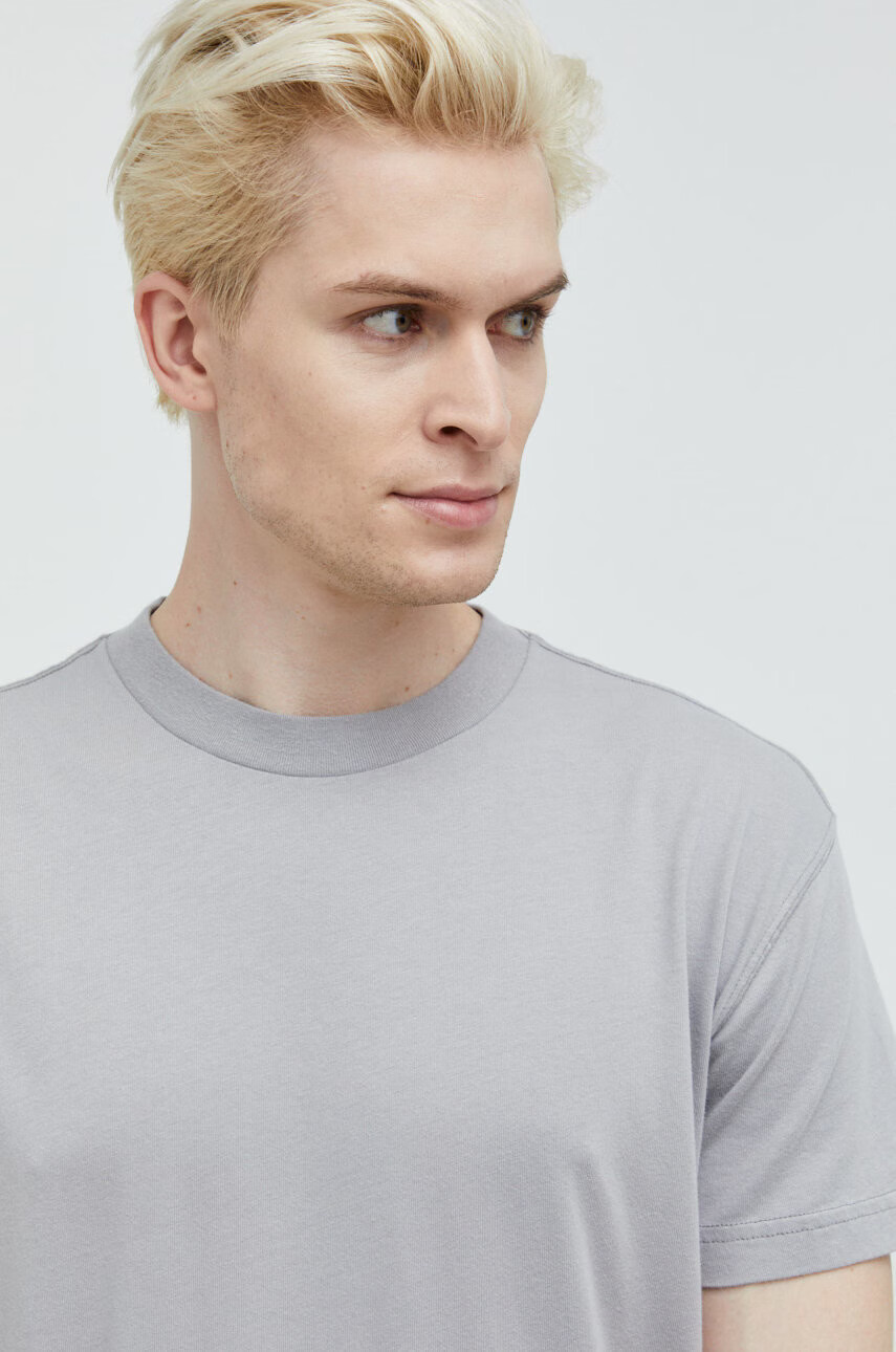 Abercrombie & Fitch Памучна тениска в сиво - Pepit.bg
