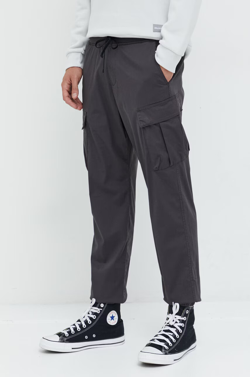 Abercrombie & Fitch Панталони в сиво - Pepit.bg