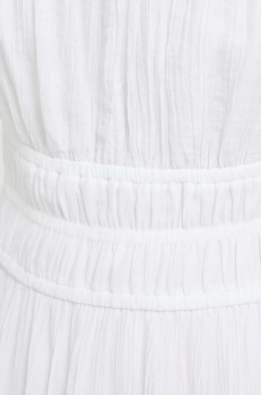 Abercrombie & Fitch Рокля в бяло среднодълъг модел разкроен модел - Pepit.bg