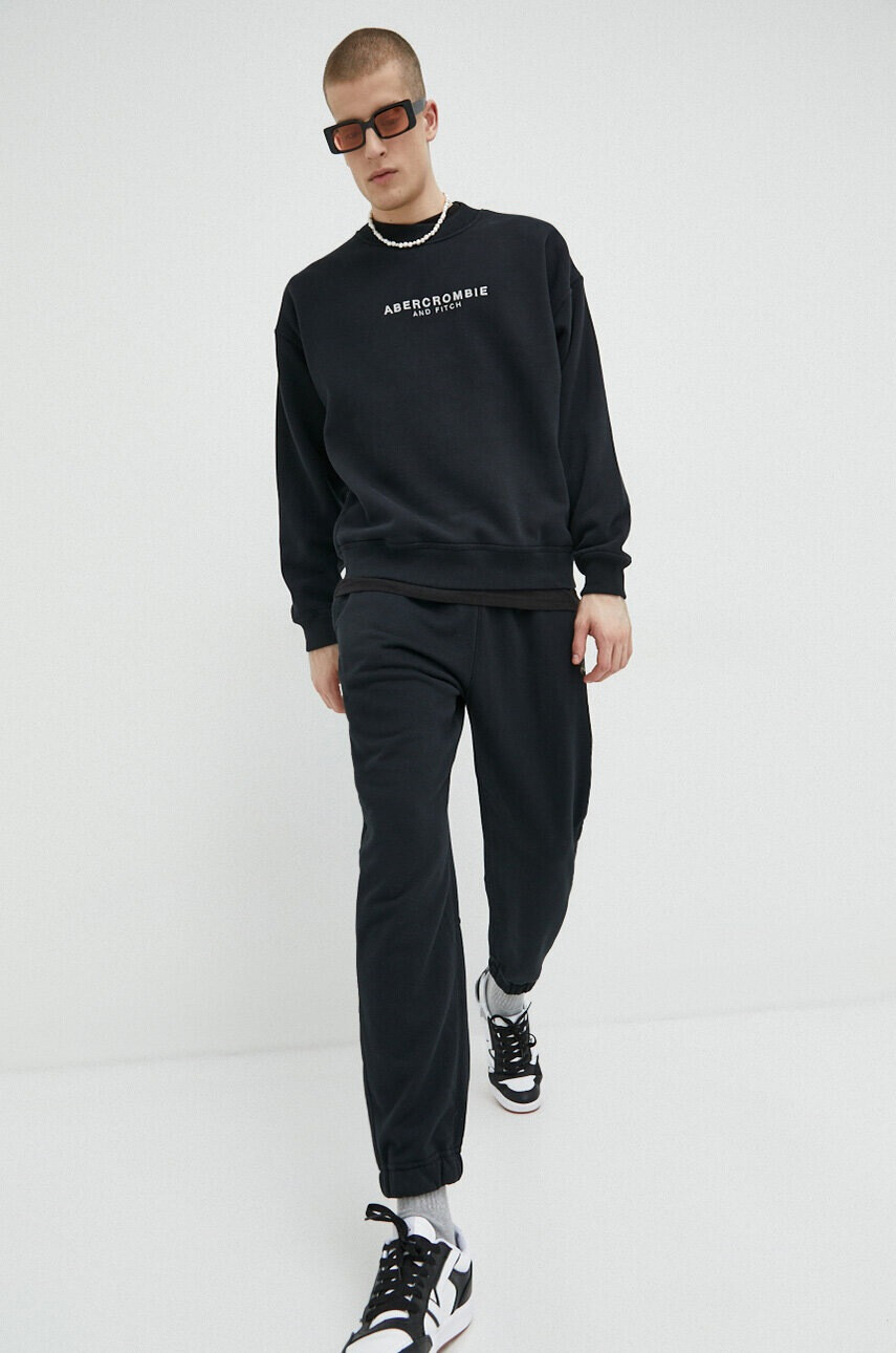 Abercrombie & Fitch Суичър в черно с апликация - Pepit.bg
