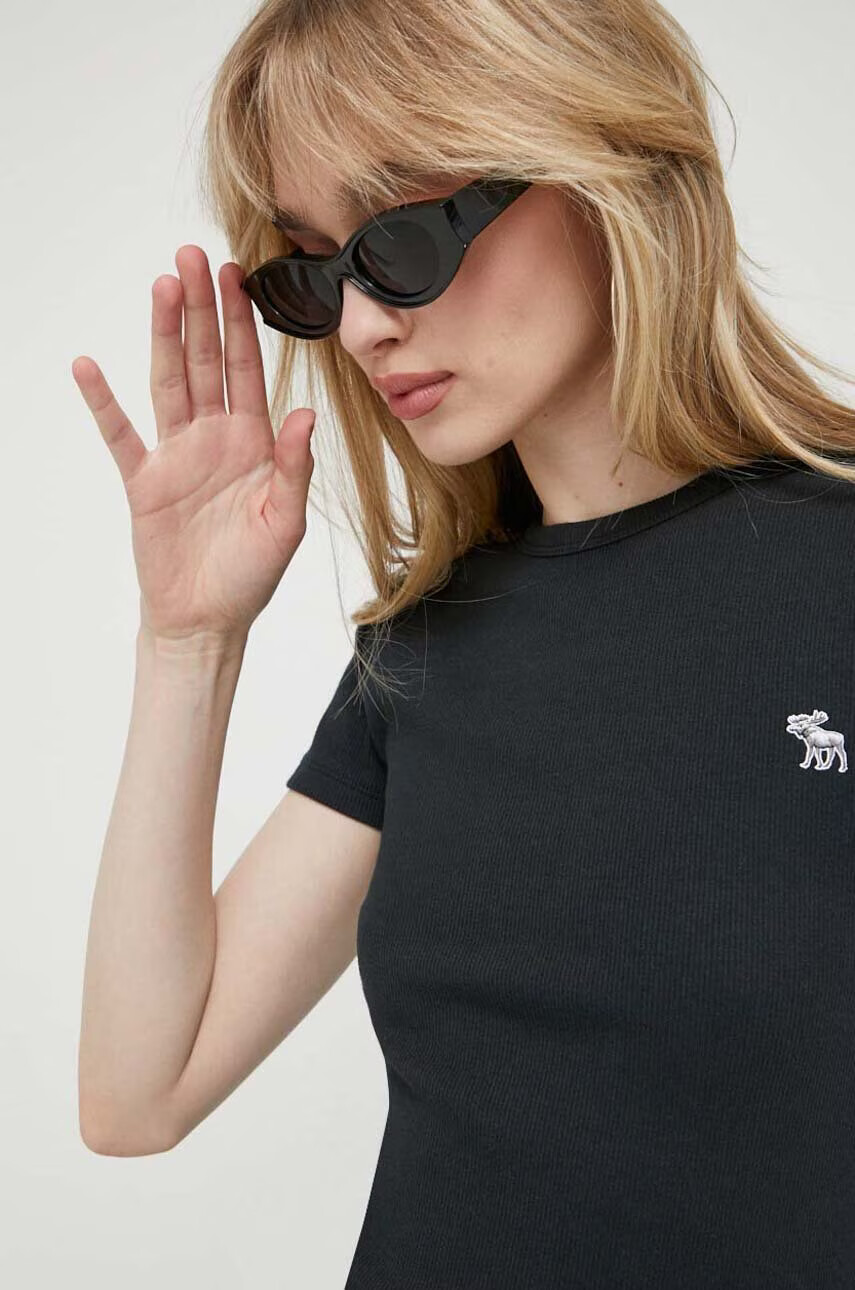 Abercrombie & Fitch Тениска в черно - Pepit.bg