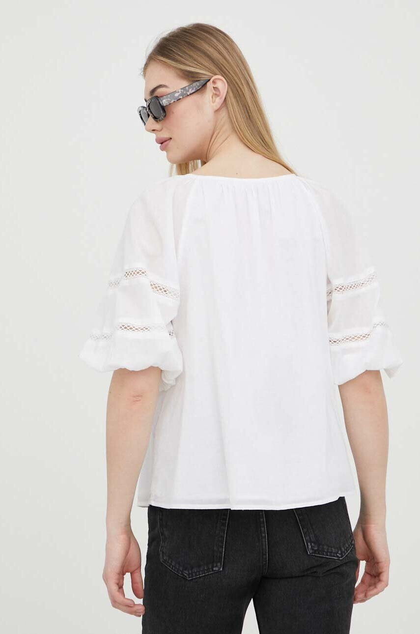 Abercrombie & Fitch Тениска в бяло - Pepit.bg