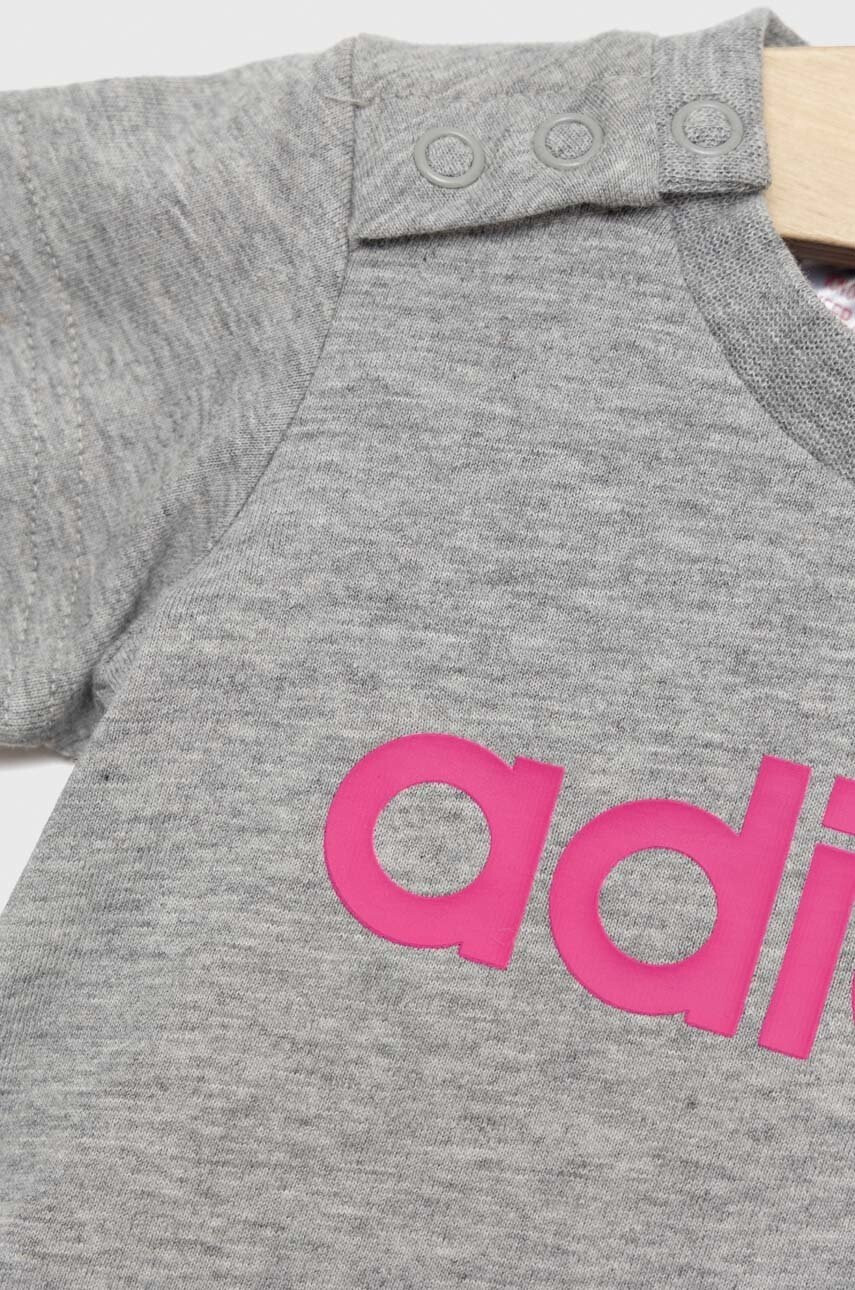 adidas Детски памучен комплект I LIN CO T в сиво - Pepit.bg