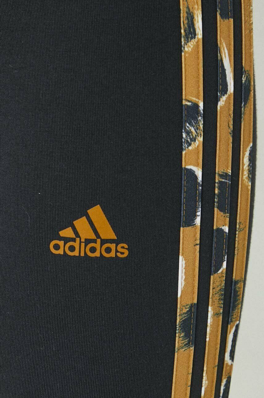 adidas Клин в черно с апликация - Pepit.bg