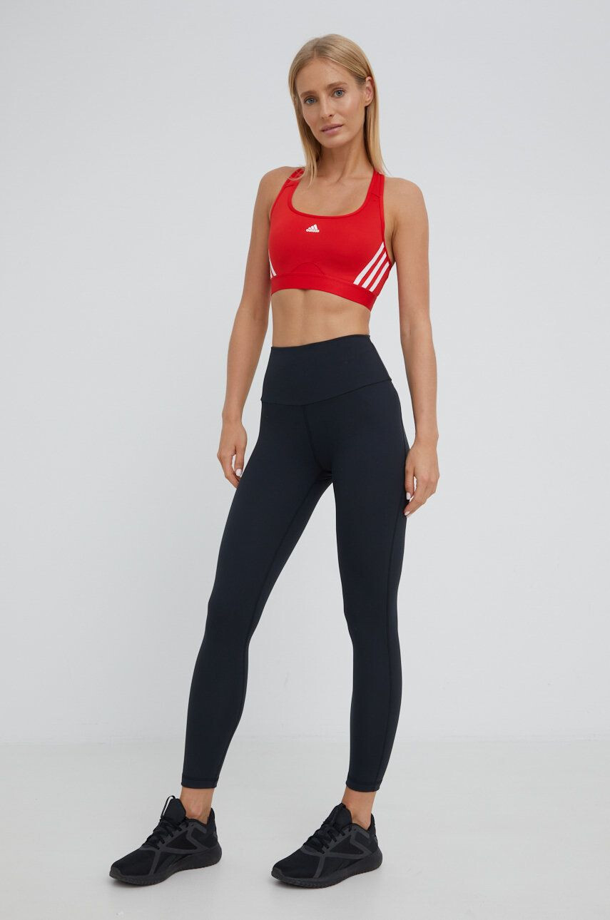 adidas Клин за трениране Yoga Essentials HD6803 в черно с изчистен дизайн - Pepit.bg