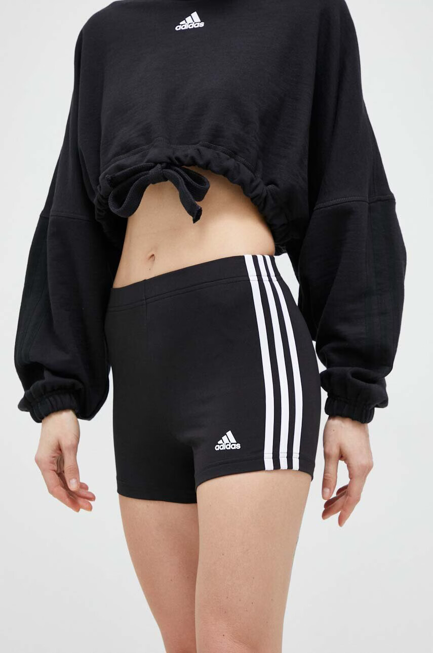 adidas Къс панталон в черно с десен с висока талия - Pepit.bg