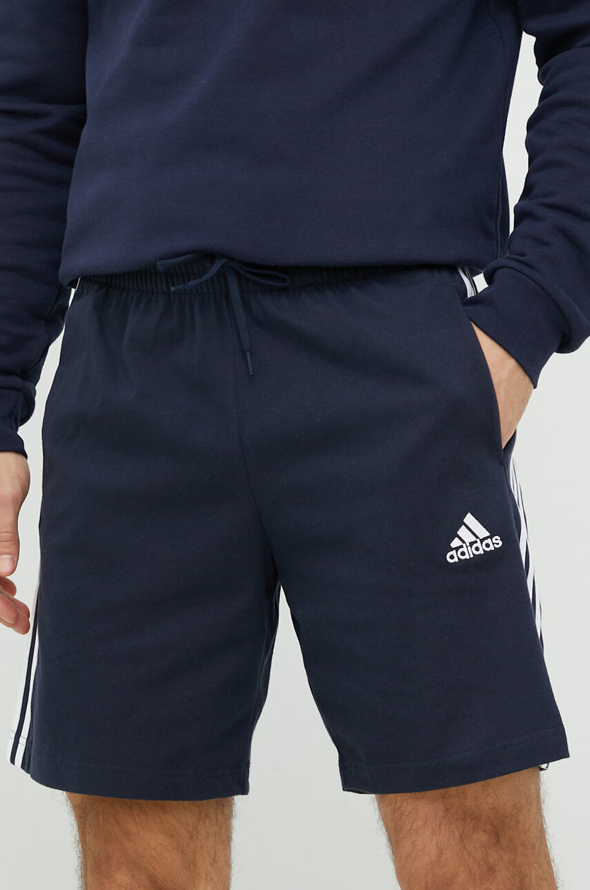 adidas Къс панталон в тъмносиньо - Pepit.bg