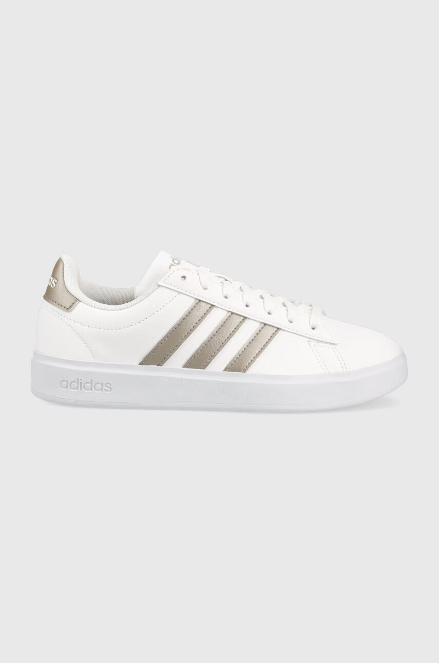 adidas Маратонки Grand Court 2.0 в бяло - Pepit.bg