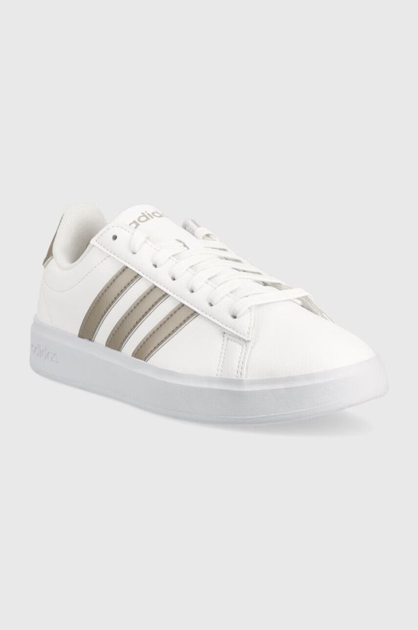adidas Маратонки Grand Court 2.0 в бяло - Pepit.bg